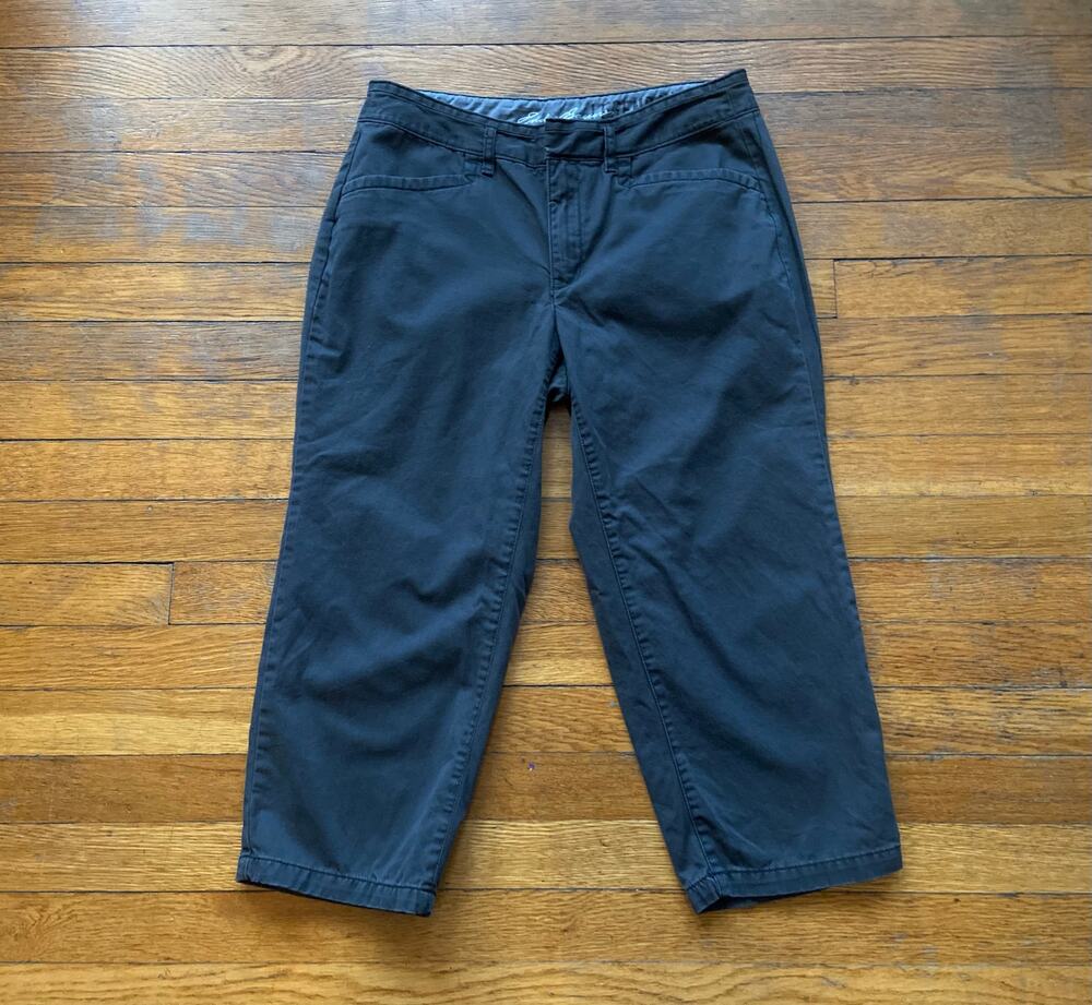 EDDIE BAUER Legend Wash Grey Crop Pants sz 6